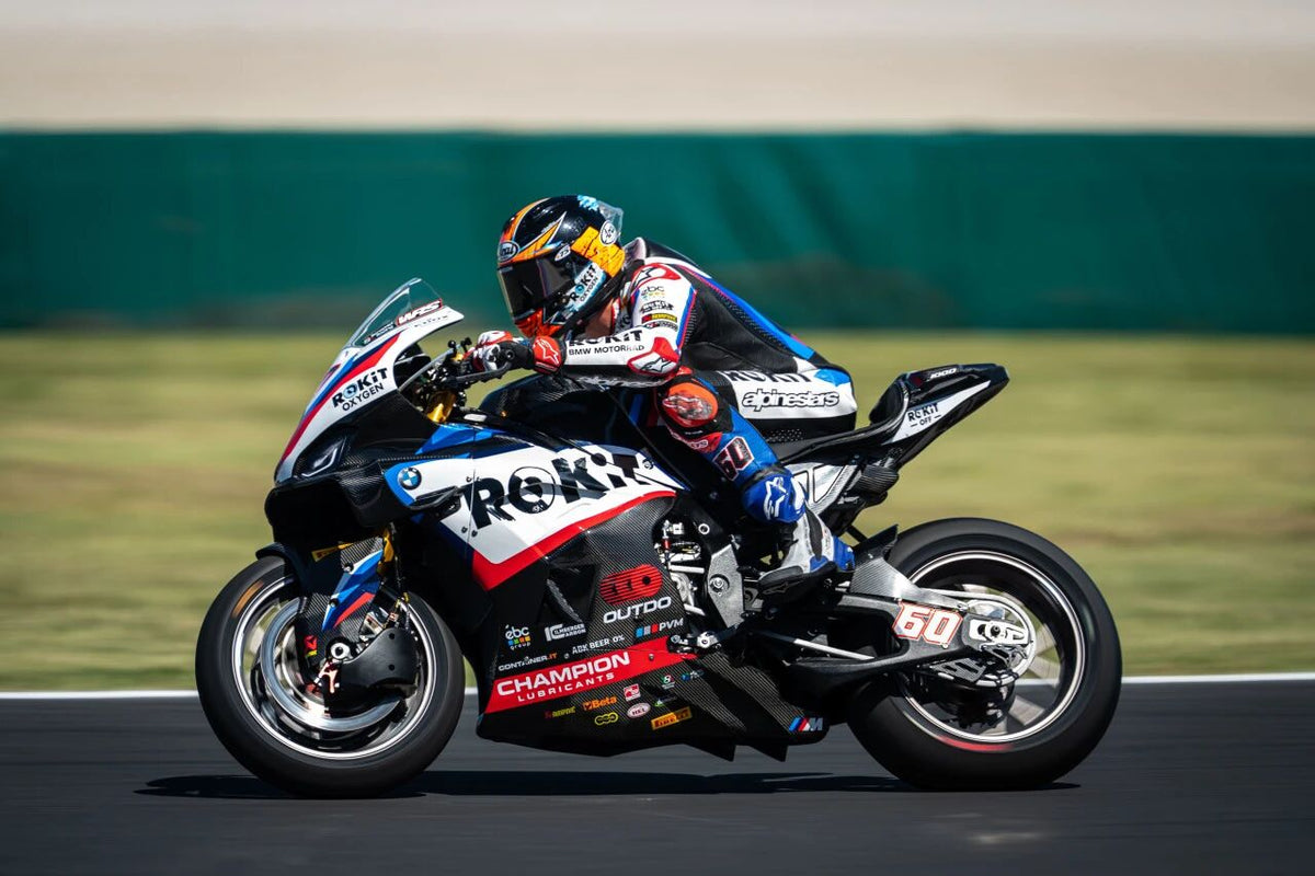 WorldSBK2026ドニントン戦を完走したROKiT BMWチーム