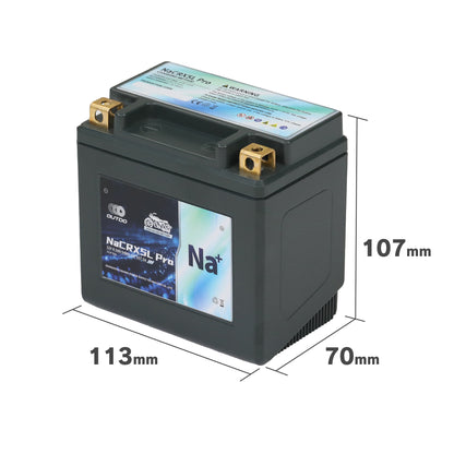 バイク ナトリウムイオンバッテリー NaCRX5L Proの画像。サイズは113mm x 70mm x 107mmです。